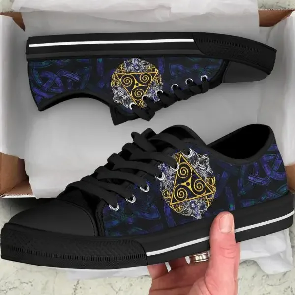 Celtic Triskelion with Daffodi - Men'S Fashion Today ulasan dan harga